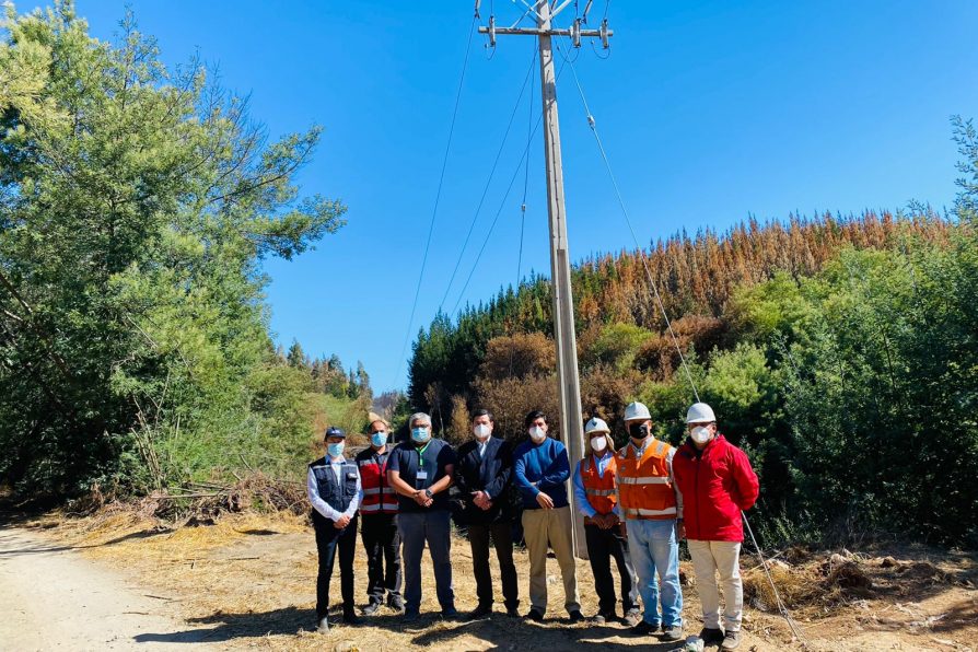 Delegado presidencial verificó mejoras en línea de media tensión eléctrica dañada por incendio forestal en Coelemu