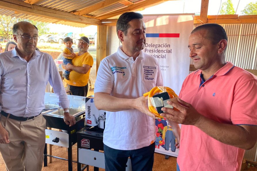 <strong>Delegado presidencial de Itata entregó Fondo Social Presidente de la República a comunidad de Ninhue</strong>