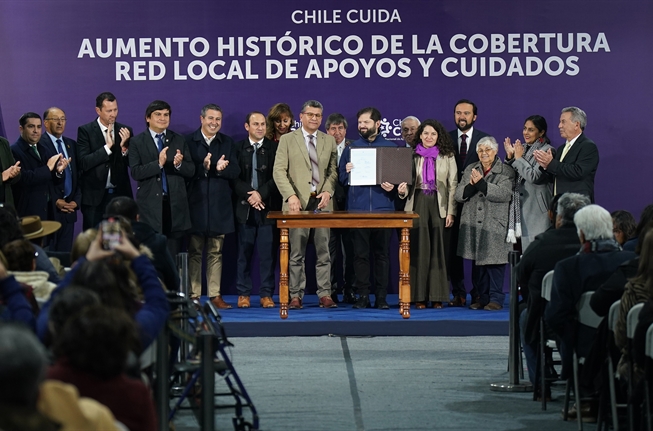 Presidente Gabriel Boric encabeza firma de convenio que extiende la cobertura de la Red Local de Apoyos y Cuidados a 13 comunas de la Región de Ñuble
